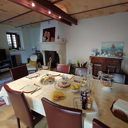 Feriehus Castello Di Fagnano -albergo Diffuso & *