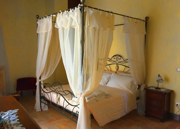 Castello Di Fagnano -albergo Diffuso &