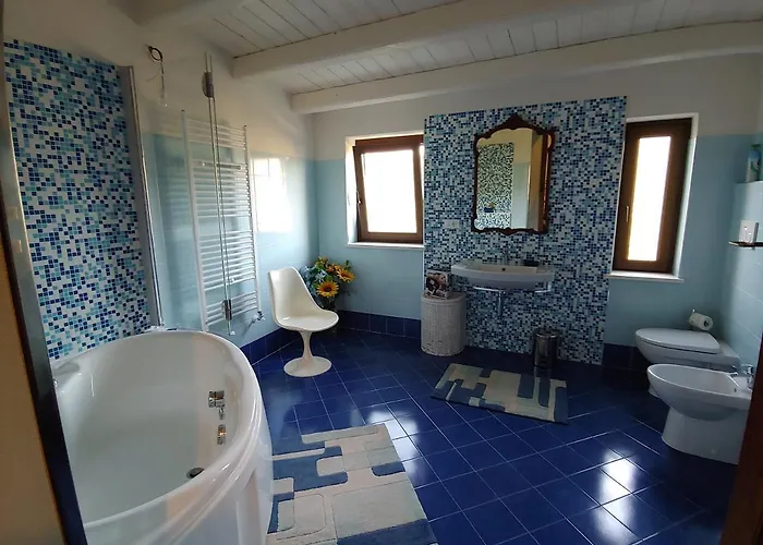 Castello Di Fagnano -albergo Diffuso & *