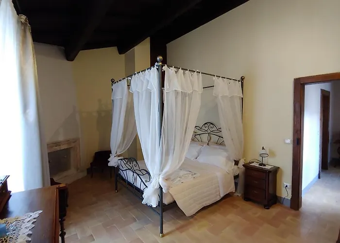 Castello Di Fagnano -albergo Diffuso & * Fagnano Alto